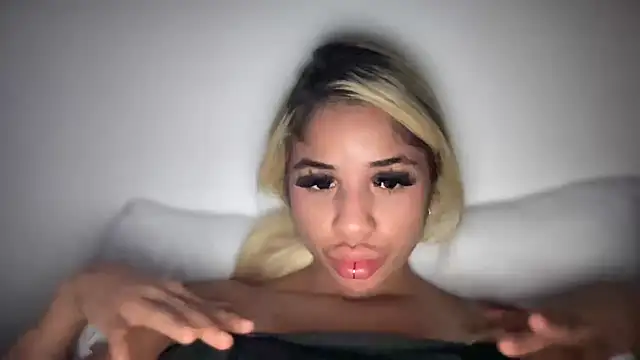 Susandolls live cam on StripChat