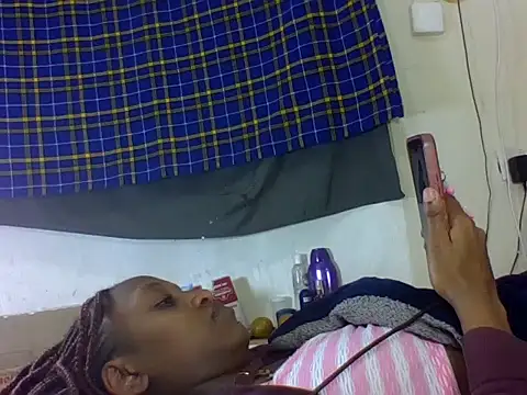 yummyqueenk live cam on StripChat