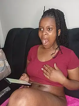 Lilshawrie21 live cam on StripChat