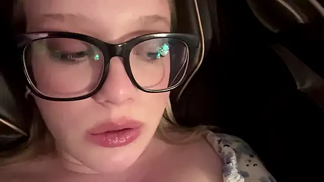 ConceptionDecourt live cam on StripChat
