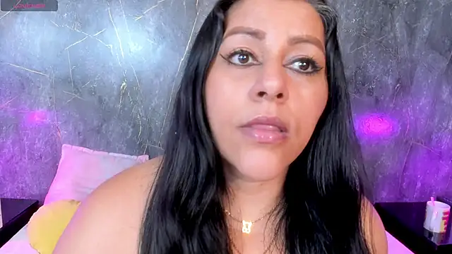 SexxyPamela live cam on StripChat