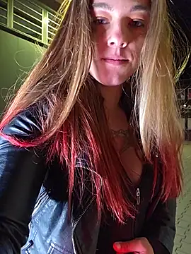 Luna_Lynn live sex cam