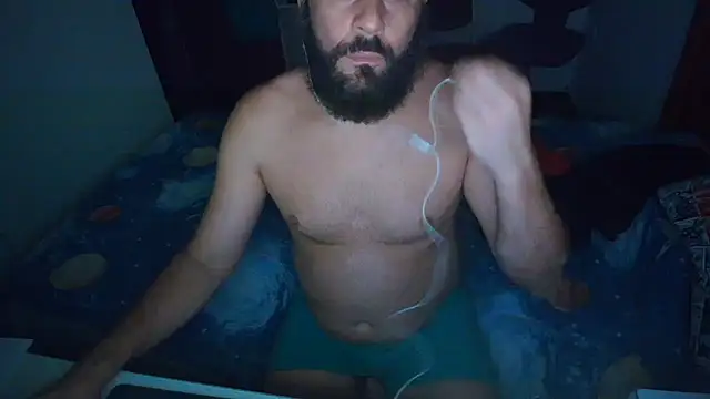 Zeus34Zeus live cam on StripChat