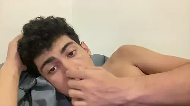WildLogan live cam on StripChat