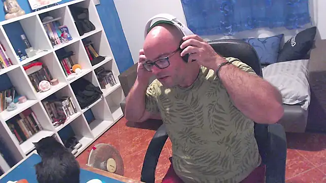 ravingr4d4 live cam on StripChat