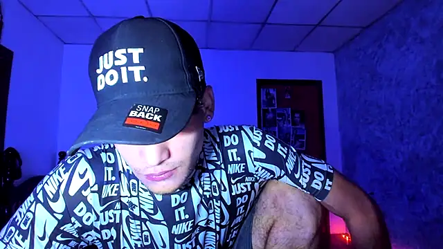 guy_master live cam on StripChat