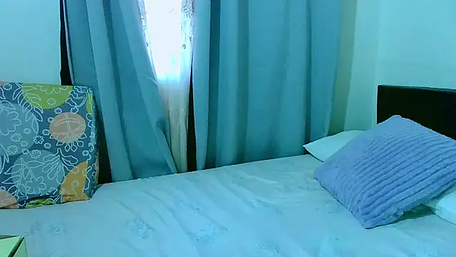 zaray_bella live cam on StripChat