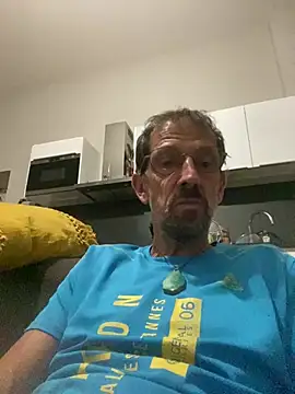 createur34 live cam on StripChat