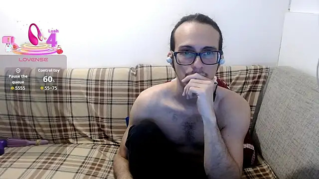 cholitohermoso live cam on StripChat