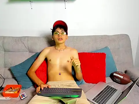 Angel_Dustt1 live cam on StripChat