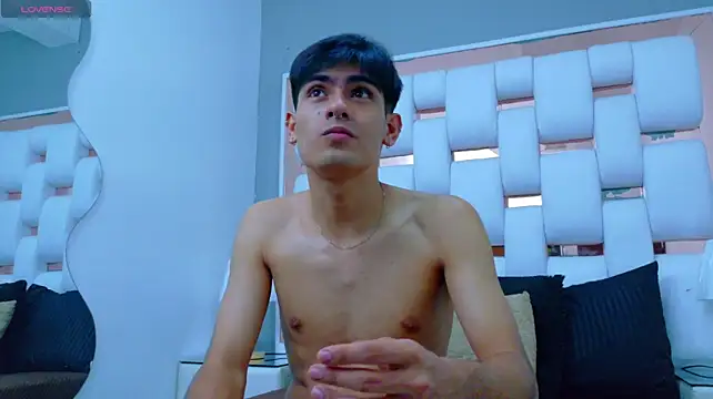 TaylerCruz live cam on StripChat