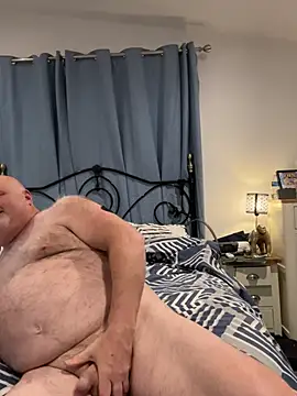 greyoakbear live cam on StripChat