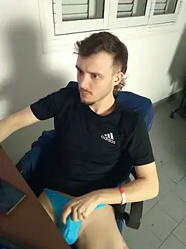 BoyWithToys1 live cam on StripChat