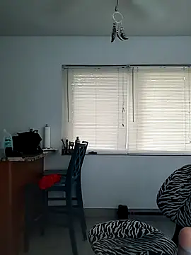 Scarlettishere live cam on StripChat