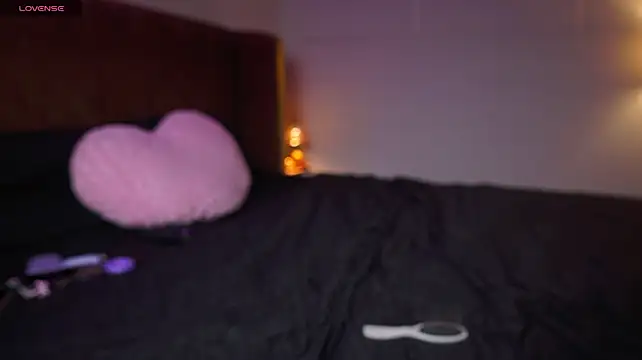 laybunny1 live cam on StripChat