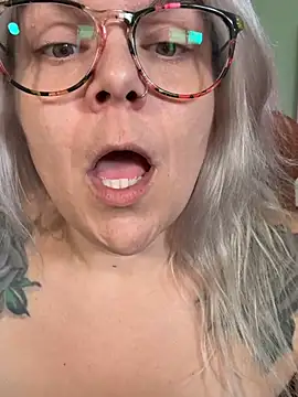 CherryBombBomb live cam on StripChat