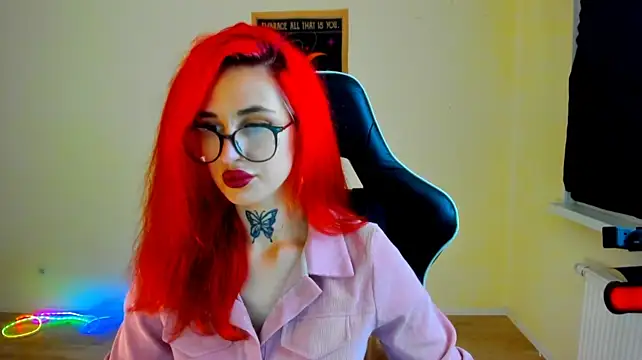 your_tora live cam on StripChat