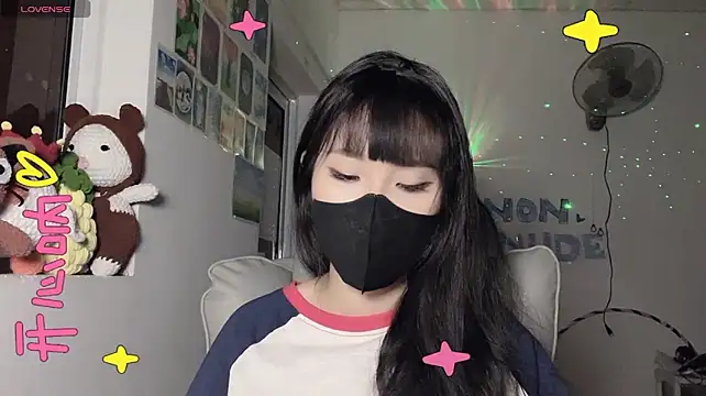 Tieu-May live cam on StripChat