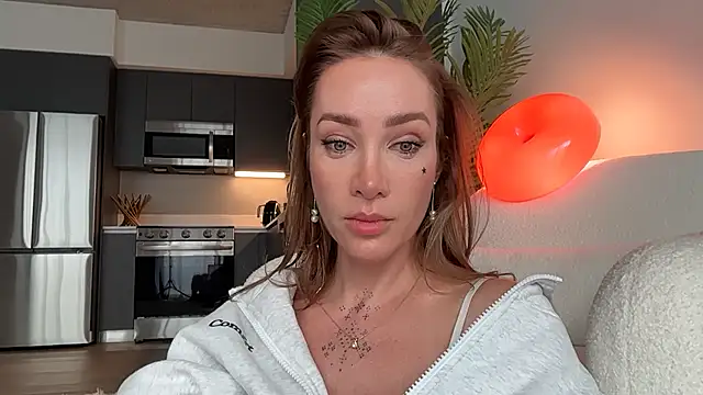 Saroria live cam on StripChat