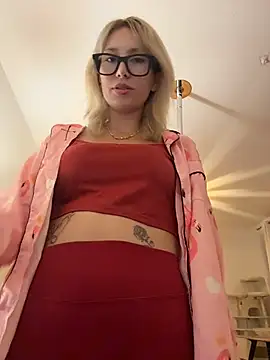 suyneslii live cam on StripChat