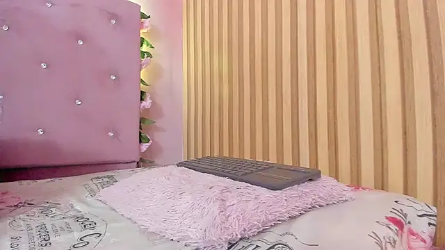 lovely__kiss__ live cam on StripChat