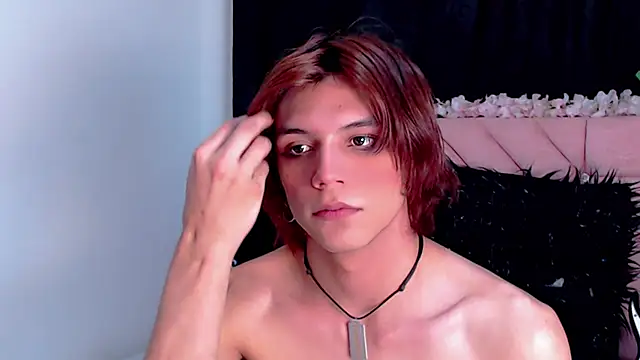 oli_dusk live cam on StripChat