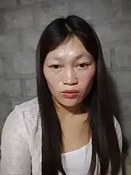 Buong-binh live cam on StripChat