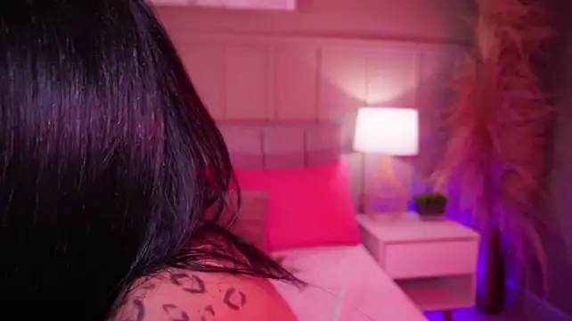 curvyliciousss live cam on StripChat