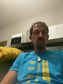 createur34 live cam on StripChat