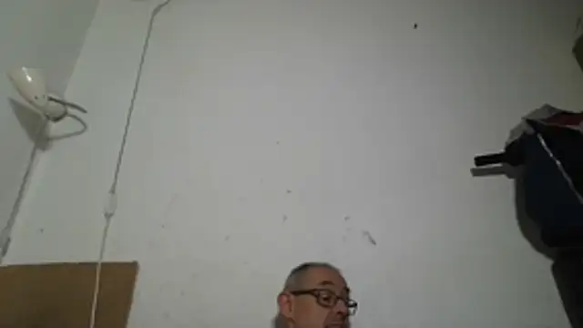 Marlon92700 live cam on StripChat