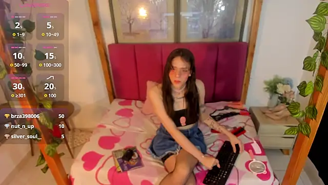 Lux_Royse live cam on StripChat
