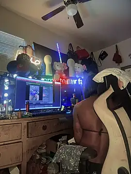 Motherbigbus live cam on StripChat