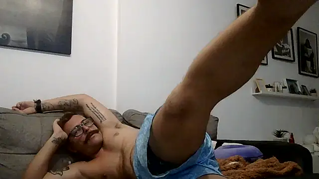 yanick931 live cam on StripChat