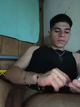 Oliver_LA live cam on StripChat