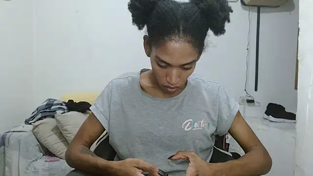 angelamarie1 live cam on StripChat