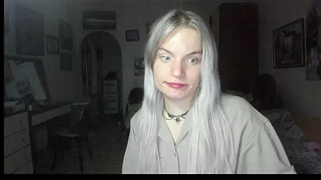milliKira006 live cam on StripChat