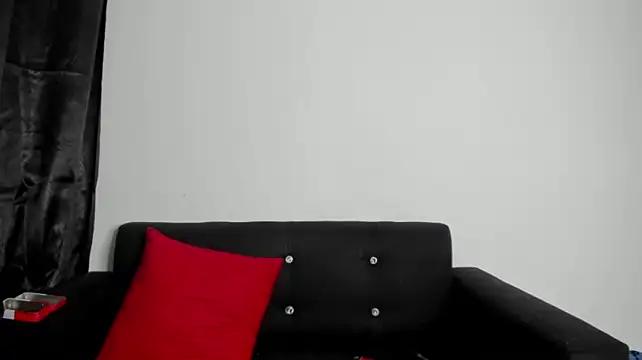 Onion_knight live cam on StripChat