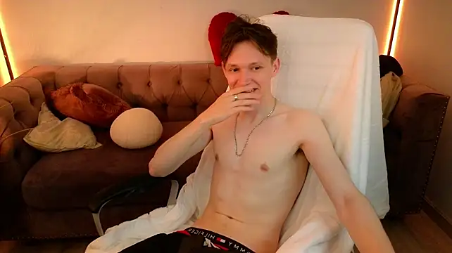 Meverik_Oushen webcam