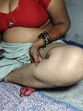 POOJACOUPLE live cam on StripChat