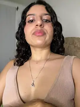 OhMySelenyx3 live cam on StripChat