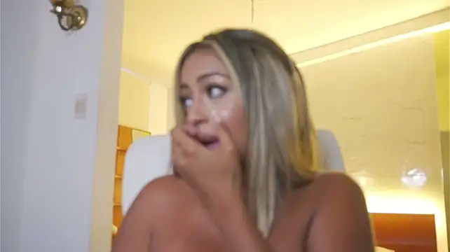 charlottelover21 (F young) - Slowly pull leggin up and down+control