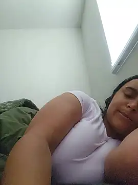 cinnaminnie live cam on StripChat