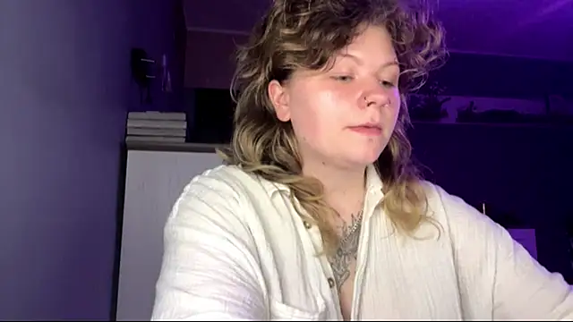 AlinaSexyTeen live cam on StripChat