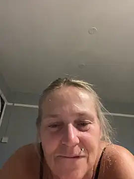 Blondnboujee53