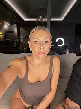 SexOnMyLvL live cam on StripChat