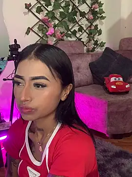 Dirty_isabella18 live cam on StripChat