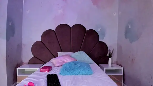 arietta_skinny webcam