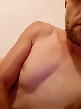 Kiki13129 webcam