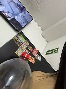 TAMMYBLACKK live cam on StripChat