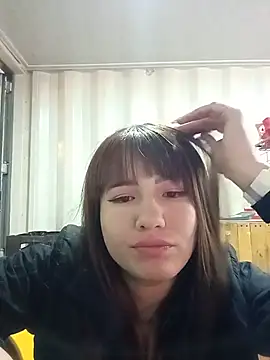 _Luna_Blooms live cam on StripChat